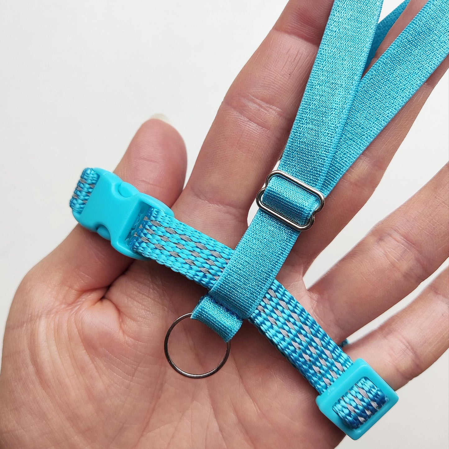 Pigeon Harness "Sophie" - Reflective Bird Flight Harness with Soft-brake Leash Extender - Electric Blue
