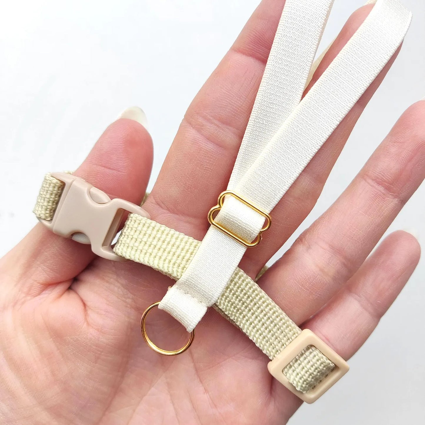 Pigeon Harness "Sophie" - Bird Flight Harness with Soft-brake Leash Extender - Vanilla Beige